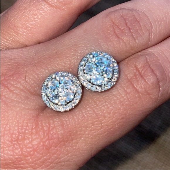 Dazzling Round Cubic Zirconia Stud Earrings sparkly Stud 12mm  round New - Picture 7 of 10